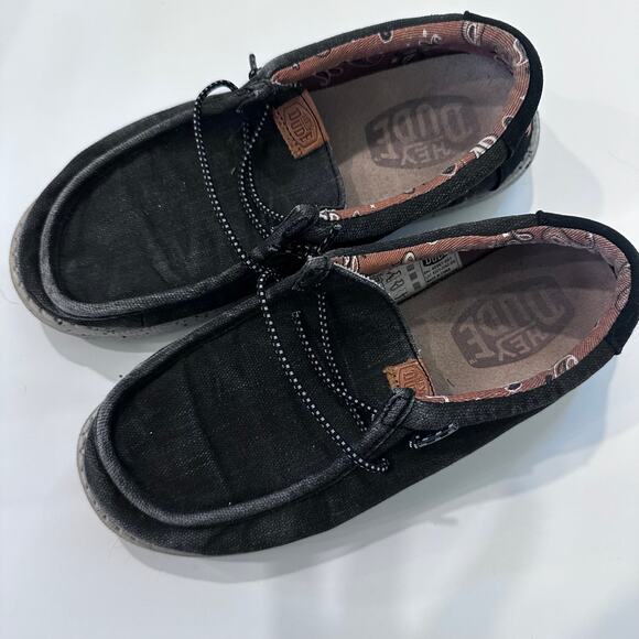 HEYDUDE YOUTH WALLY WASHED CANVAS SHOES
Black size 3 - Picture 3 of 7
